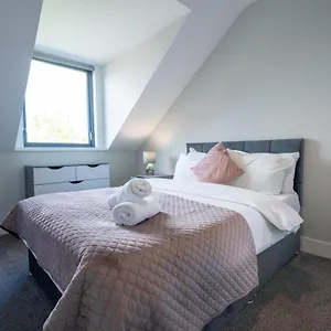  Apartment Three Bed Sleeps 5 In Botanic